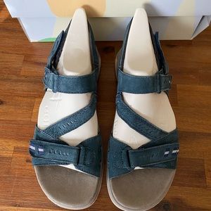 Higgins Holland navy blue suede sandals